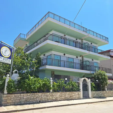 Alexias Παραλία Διονυσίου