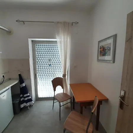 Apartment Alexias Paralia Dionysiou