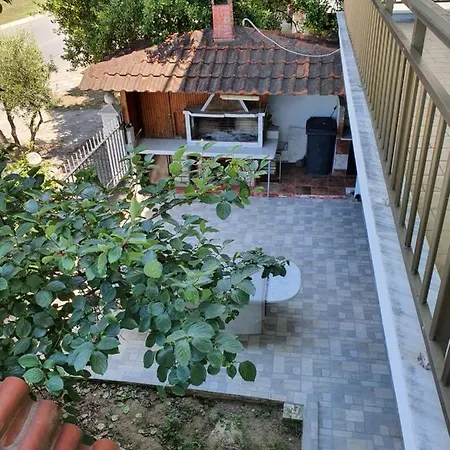 Apartment Alexias Paralia Dionysiou