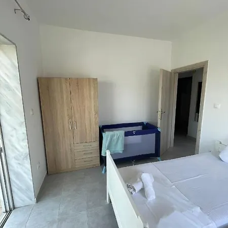 Alexias * Paralia Dionysiou