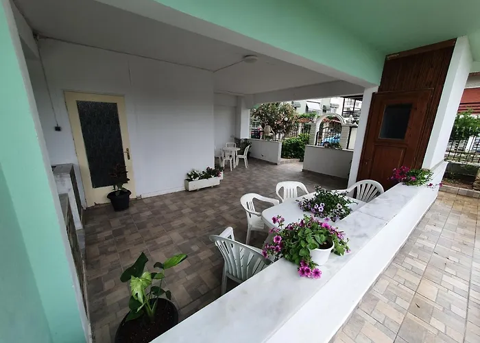 Alexias Paralia Dionisiou